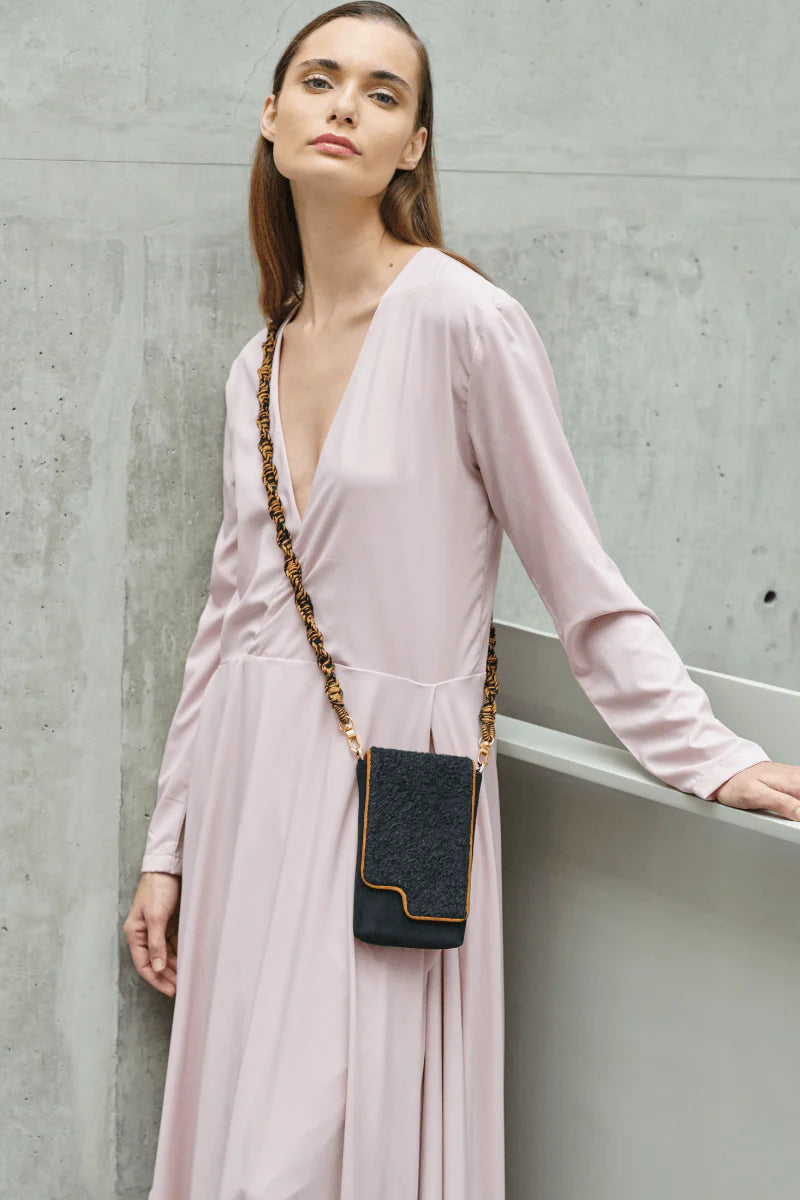 The Culture Bag Black Camel