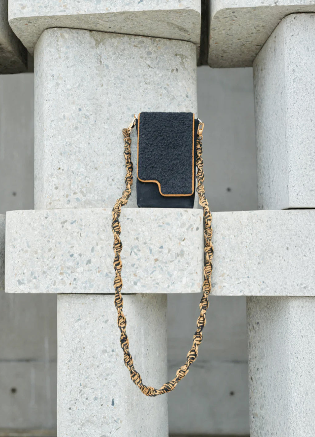 The Culture Bag Black Camel